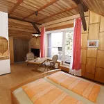 Zum Froschkoenig Гостевой дом Люббенау